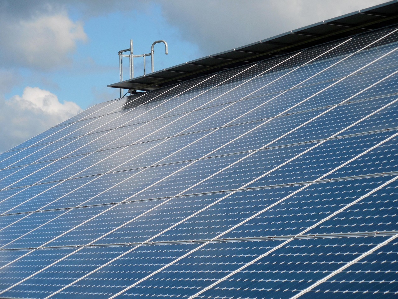 découvrez tout sur la technologie photovoltaïque : son fonctionnement, ses avantages et comment l'énergie solaire transforme la production d'électricité pour un avenir plus durable.