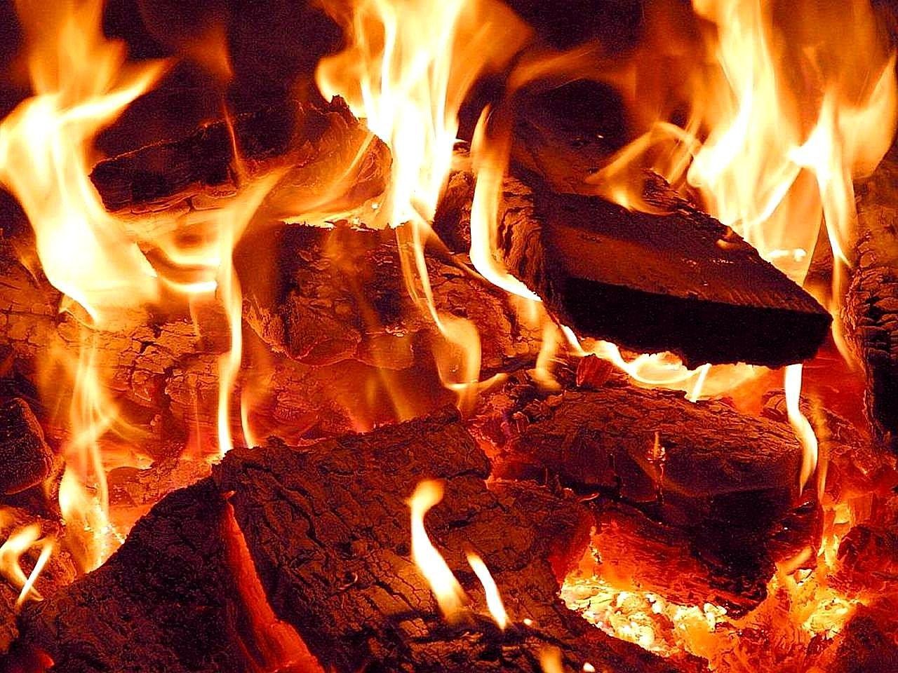 découvrez tout sur les combustibles fossiles : leur formation, leur impact environnemental, et les enjeux liés à leur utilisation dans notre monde moderne. analyse des alternatives durables pour un avenir énergétique responsable.