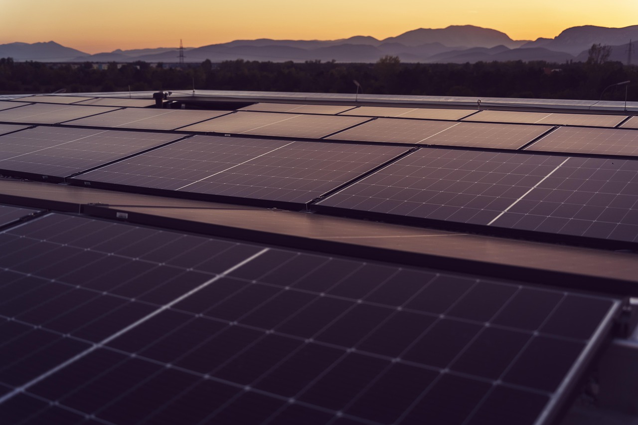 découvrez l'énergie solaire, une source d'énergie renouvelable propre et durable. apprenez comment elle contribue à la réduction des émissions de carbone, optimise votre consommation d'électricité et favorise une transition énergétique vers un avenir plus vert.
