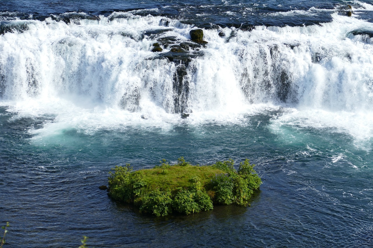 découvrez l'énergie hydraulique, une source d'énergie renouvelable et durable qui exploite la puissance de l'eau pour générer de l'électricité. apprenez comment l'hydropower contribue à la réduction des émissions de carbone et favorise un avenir énergétique plus propre.