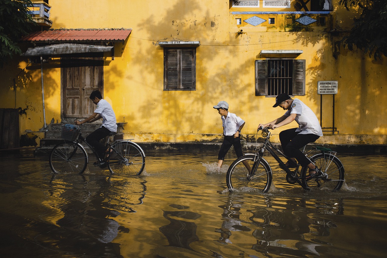 Comprendre les causes et conséquences des inondations
