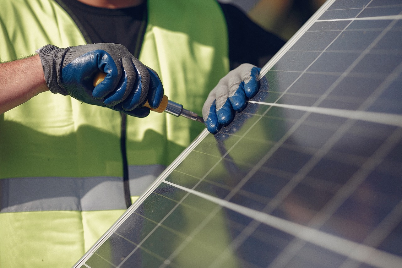 L’importance des panneaux solaires sur les toits