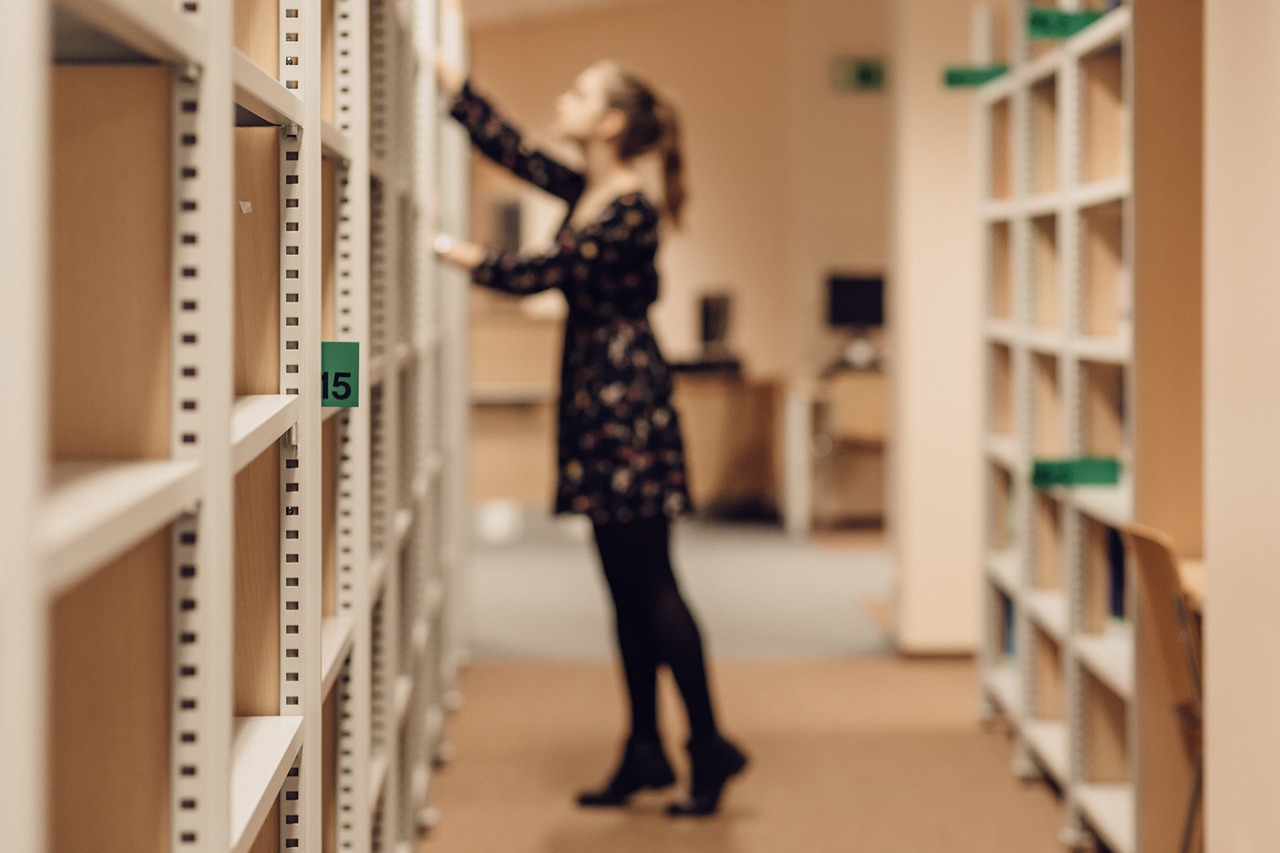 découvrez comment la personnalisation académique transforme l'apprentissage, en offrant des méthodes sur mesure adaptées aux besoins et intérêts individuels des étudiants.