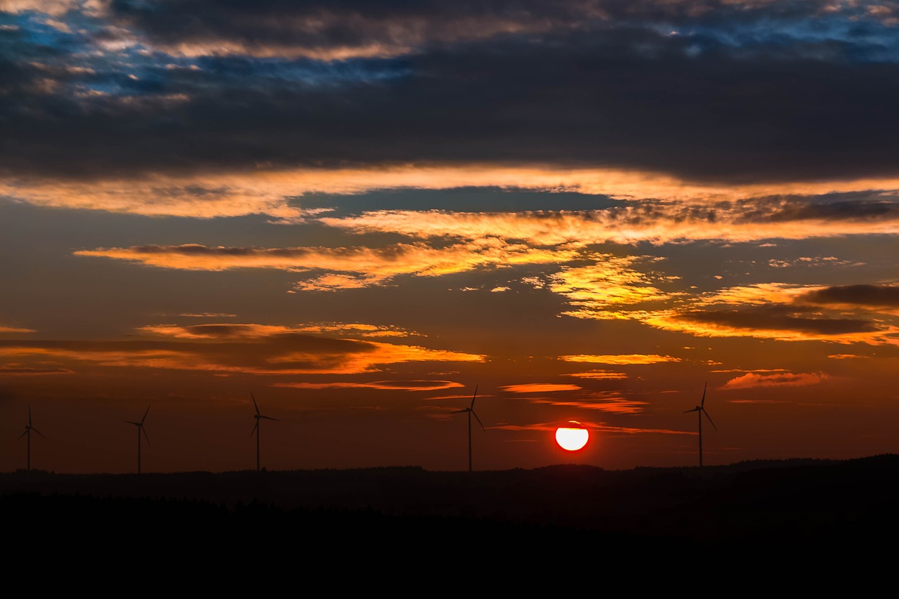 découvrez les énergies renouvelables, des solutions durables pour un avenir énergétique respectueux de l'environnement. apprenez comment le solaire, l'éolien et l'hydraulique contribuent à la transition énergétique et à la réduction des émissions de carbone.