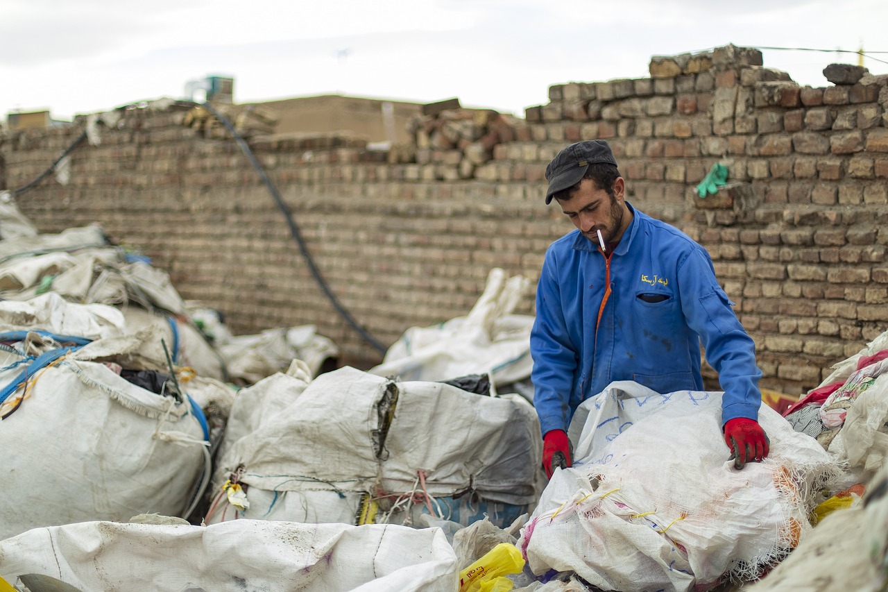 découvrez des solutions innovantes et durables pour la gestion des déchets. optimisez vos processus, réduisez votre impact environnemental et adoptez des pratiques écologiques pour une planète plus propre.