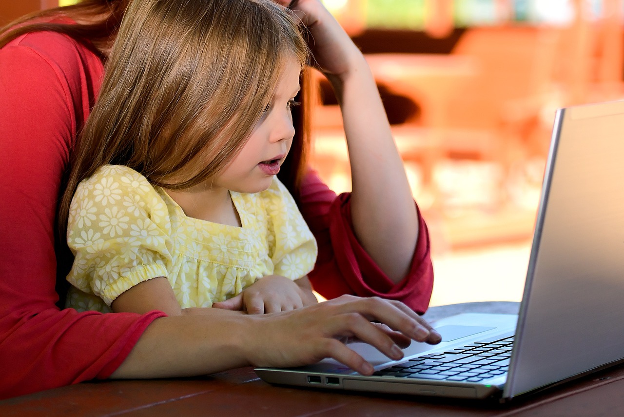 découvrez les avantages de l'apprentissage basé sur la nature, une approche innovante qui connecte les enfants à leur environnement et favorise leur développement personnel et académique à travers des activités en plein air.