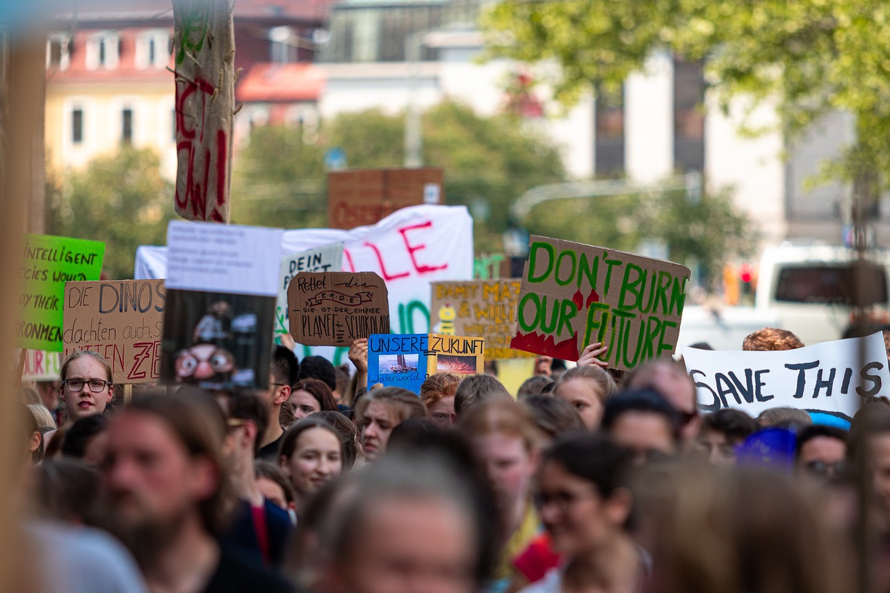 découvrez les enjeux de la gouvernance climatique : stratégies, politiques et actions pour un avenir durable face au changement climatique. engagés pour un monde plus vert.