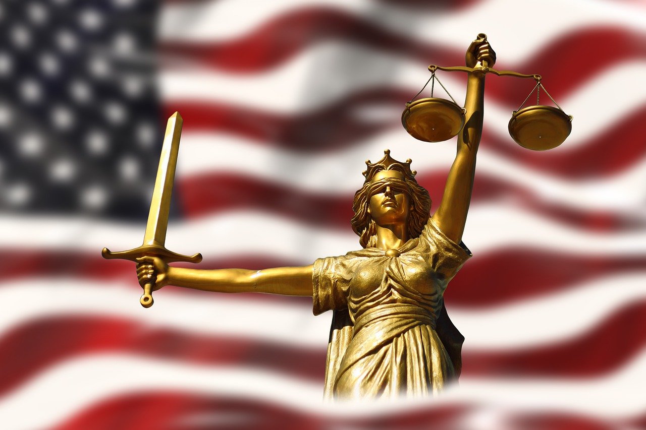 découvrez le concept de la justice transformative, une approche novatrice qui vise à réparer les torts et à favoriser la réconciliation au sein des communautés. explorez comment cette méthode alternative aux systèmes judiciaires traditionnels permet de promouvoir la guérison et la responsabilité collective.