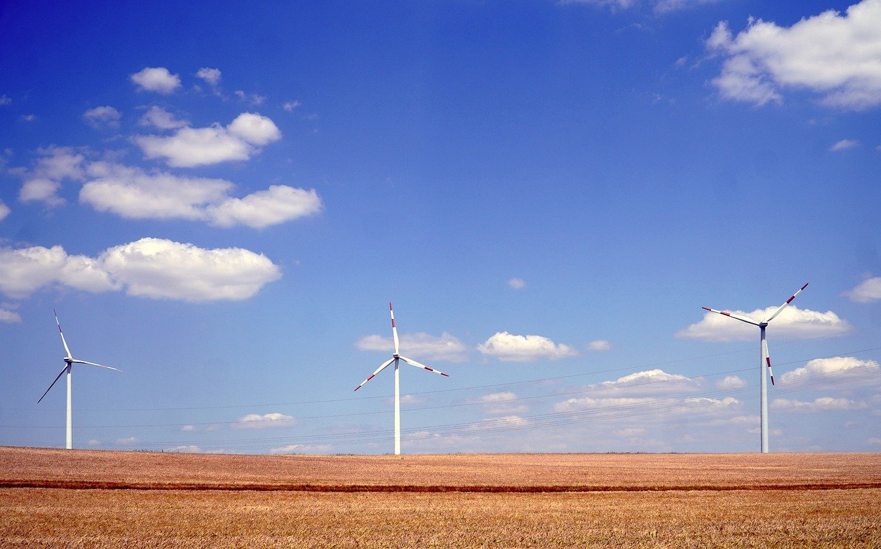 découvrez comment la transition énergétique transforme notre manière de consommer et de produire de l'énergie. explorez les solutions durables, les innovations technologiques et les initiatives écologiques qui façonnent un avenir plus vert et responsable.
