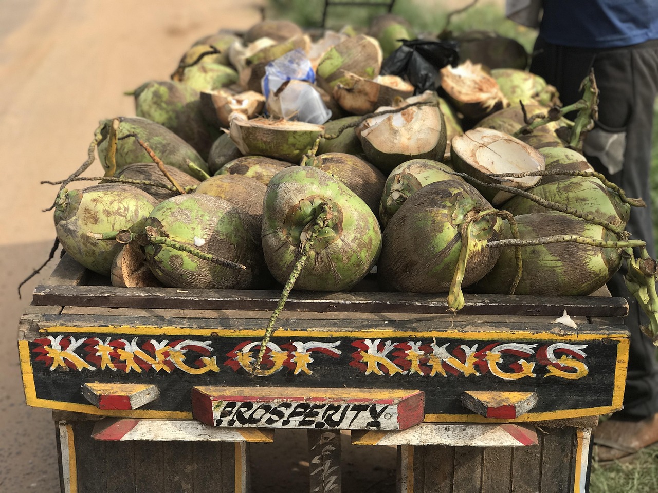 découvrez le ghana, un pays riche en culture et en histoire, connu pour ses paysages époustouflants, sa musique entraînante et son hospitalité légendaire. explorez ses parcs nationaux, ses plages magnifiques et ses vibrantes marchés locaux.