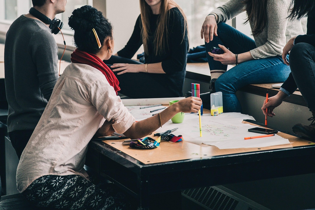 découvrez l'univers passionnant de l'éducation, ses enjeux, ses méthodes d'apprentissage et son rôle essentiel dans le développement personnel et professionnel. explorez nos ressources pour enrichir vos connaissances et optimiser votre parcours éducatif.