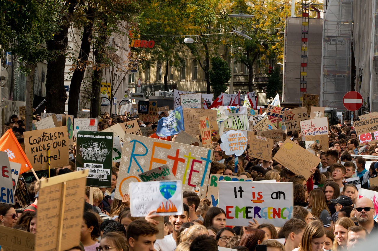 découvrez pourquoi l'urgence climatique nécessite une action immédiate. comprenez les enjeux, les conséquences et les solutions pour préserver notre planète face au changement climatique.