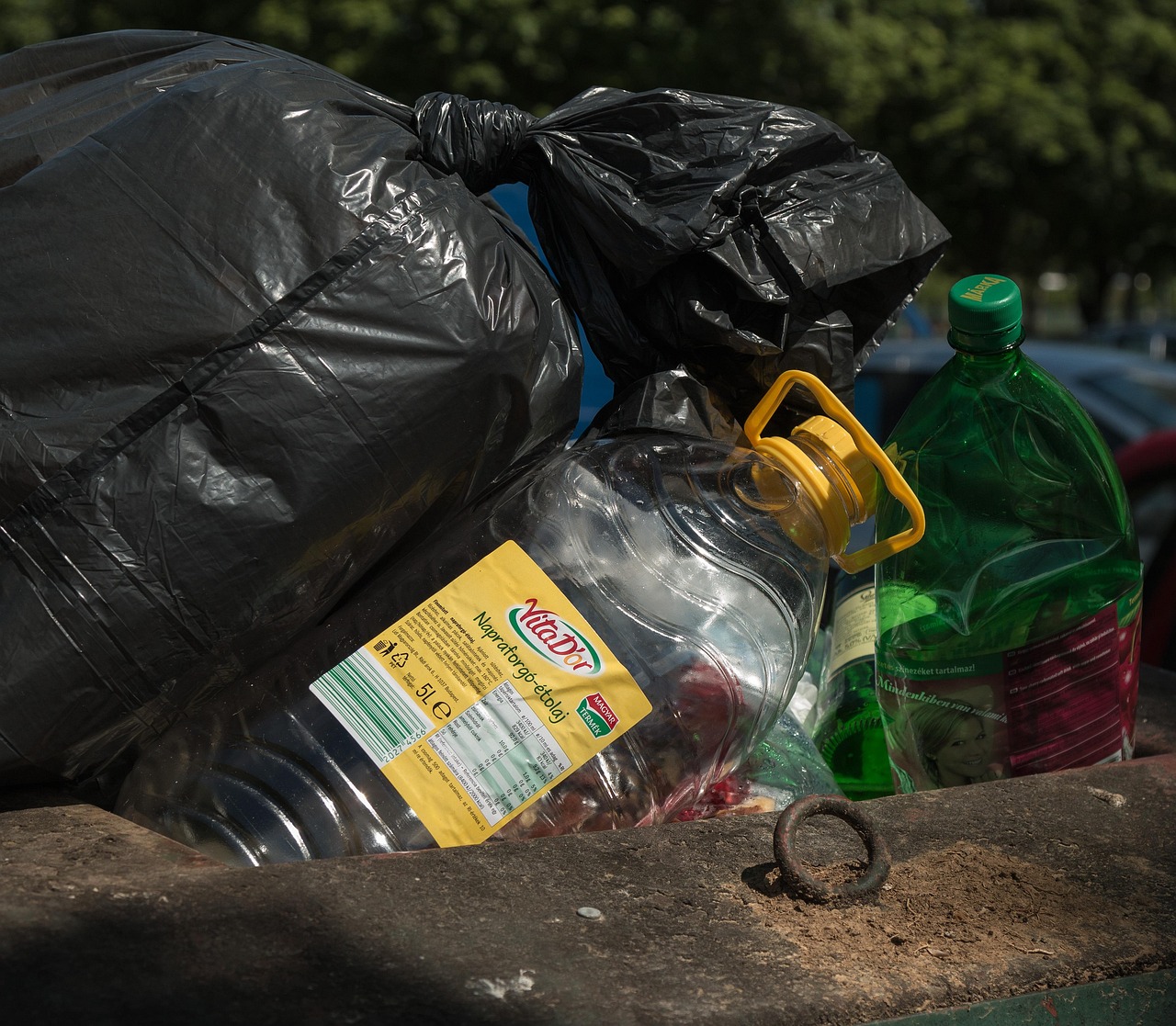 découvrez des solutions et conseils pratiques pour réduire les déchets plastiques au quotidien. protégez l'environnement en adoptant des gestes simples et efficaces contre la pollution plastique.