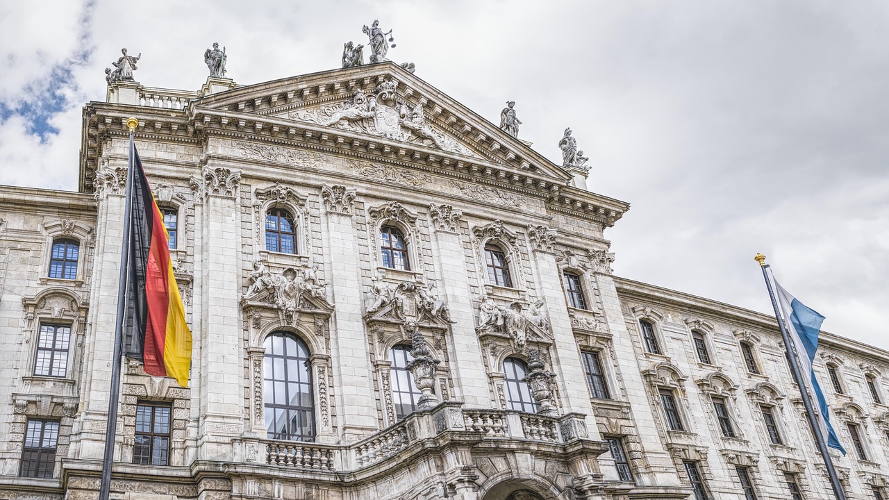 découvrez la justice transformatrice : une approche innovante pour résoudre les conflits et réparer les torts en favorisant le dialogue, la responsabilité collective et la guérison au sein des communautés.