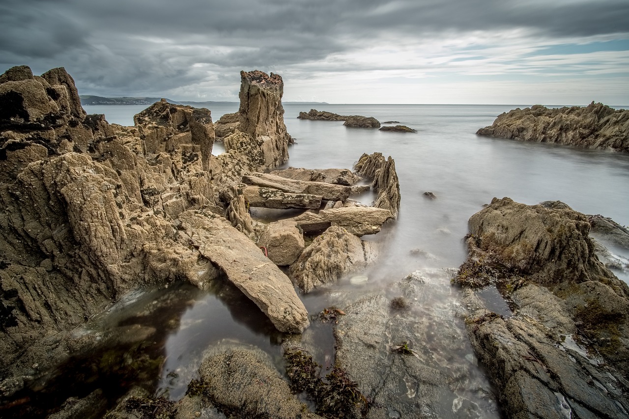 découvrez tout sur l'érosion : ses causes, ses conséquences et les solutions pour limiter ce phénomène naturel qui façonne nos paysages et menace l'environnement.