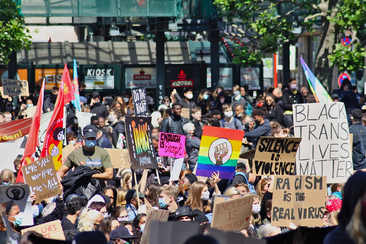 découvrez des ressources, actions et conseils pour promouvoir l'antiracisme, lutter contre les discriminations et encourager l’égalité et le respect entre tous.
