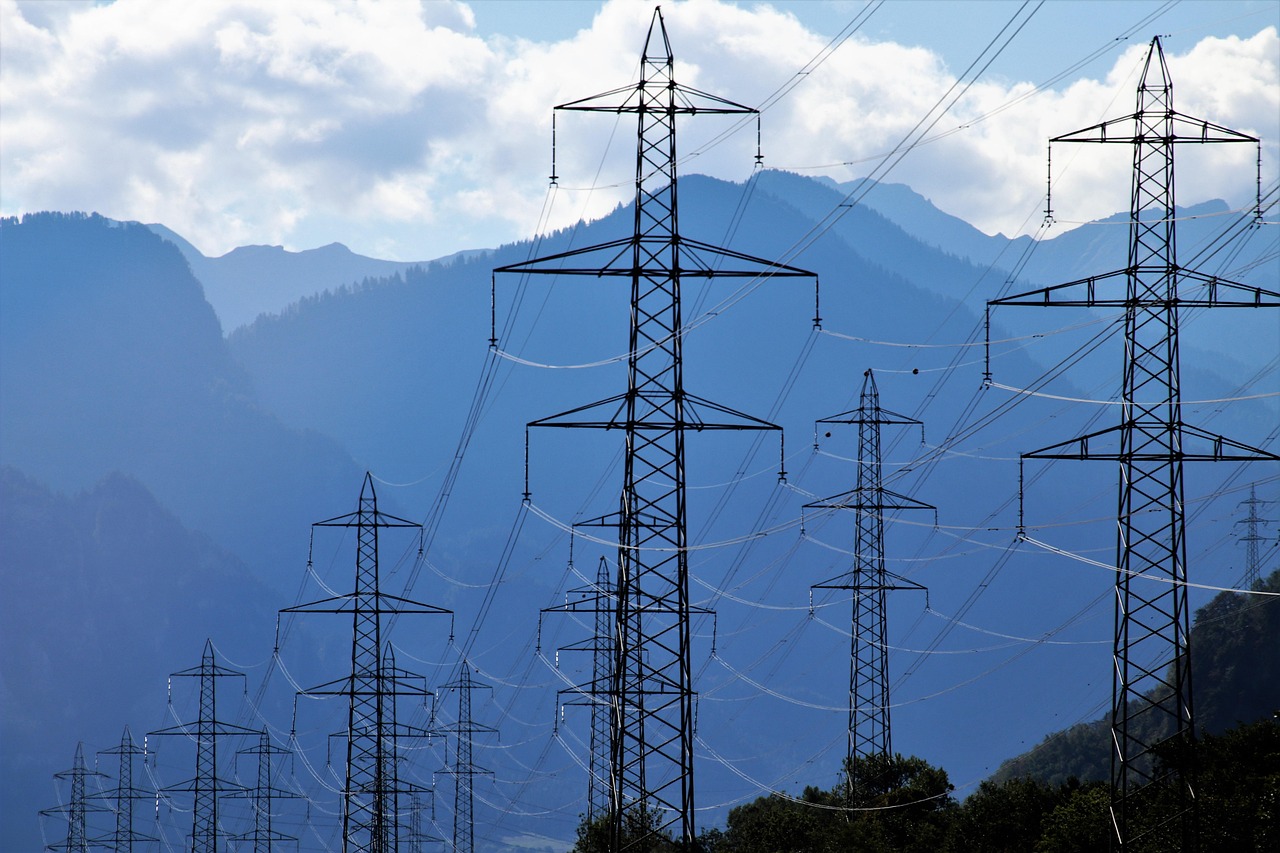 découvrez comment l'électrification transforme les secteurs industriels, les transports et notre quotidien en offrant des solutions innovantes, durables et respectueuses de l'environnement.