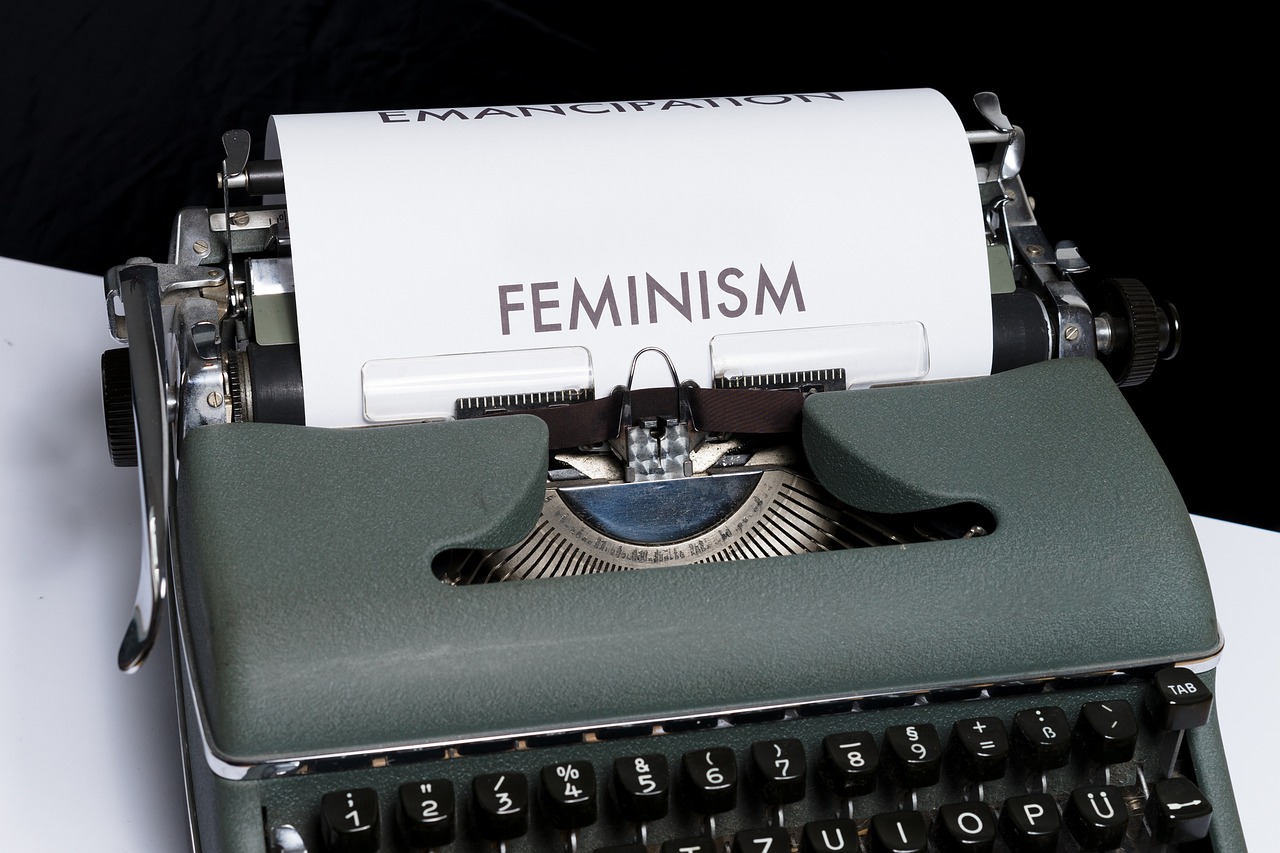 découvrez l’économie féministe : une approche innovante qui analyse les questions économiques sous l’angle du genre, met en lumière les inégalités et propose des solutions pour une société plus juste et inclusive.
