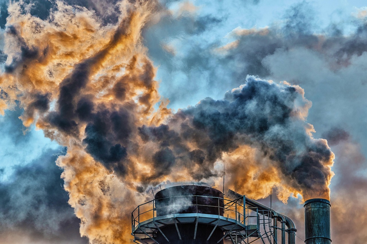 découvrez les causes, les effets et les solutions de la pollution de l'air pour protéger notre santé et notre environnement.