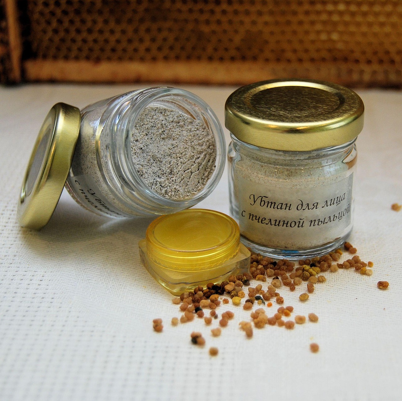 découvrez des recettes faciles et naturelles pour créer vos propres cosmétiques maison, sains et respectueux de votre peau.